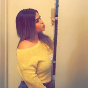 Meet your Posher, Mona